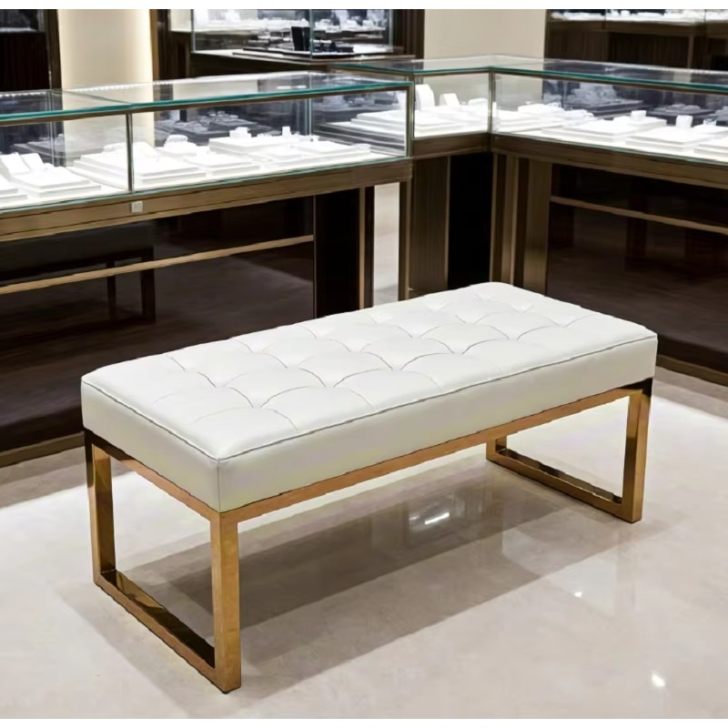 Handcrafted Button-Tufted Wait - Luxury Watch Boutique recension och pris